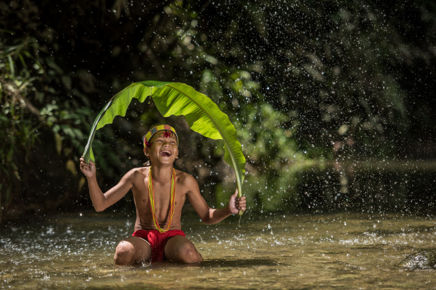 indigenous-inhabitants-ethnic-islands-muara-siberut-west-sumatra-siberut-island-indonesia_130181-145